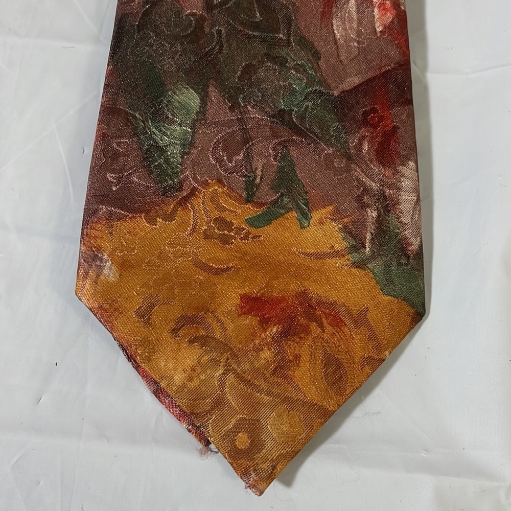 Mariano Volta men’s tie in fall colors of green, orange, gold, red 4”W x 58” - Picture 3 of 6